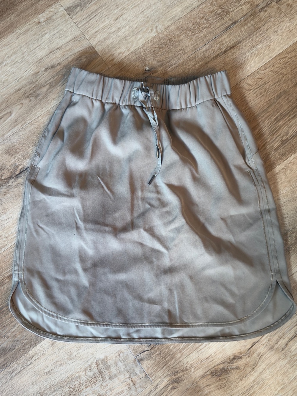 lululemon athletica Drawstring Mini Skirt in Taupe